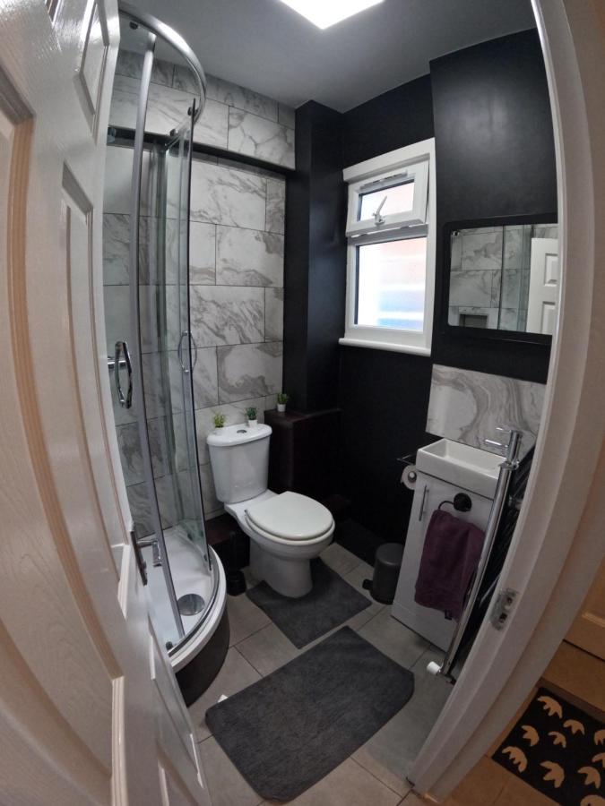 Studio Apartment In Kew Exterior photo